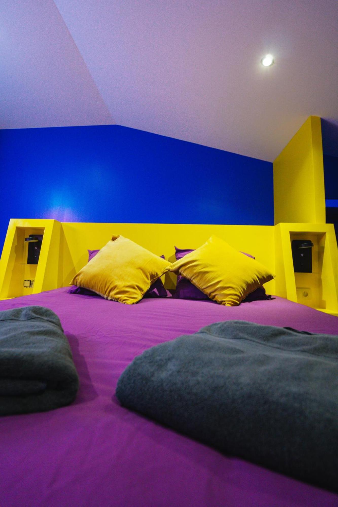 Capsule Boogie-Woogie - Jacuzzi - Sauna - Billard - Jeux - Ecran Geant - Filet Suspendu - Netflix La Louvière Kültér fotó