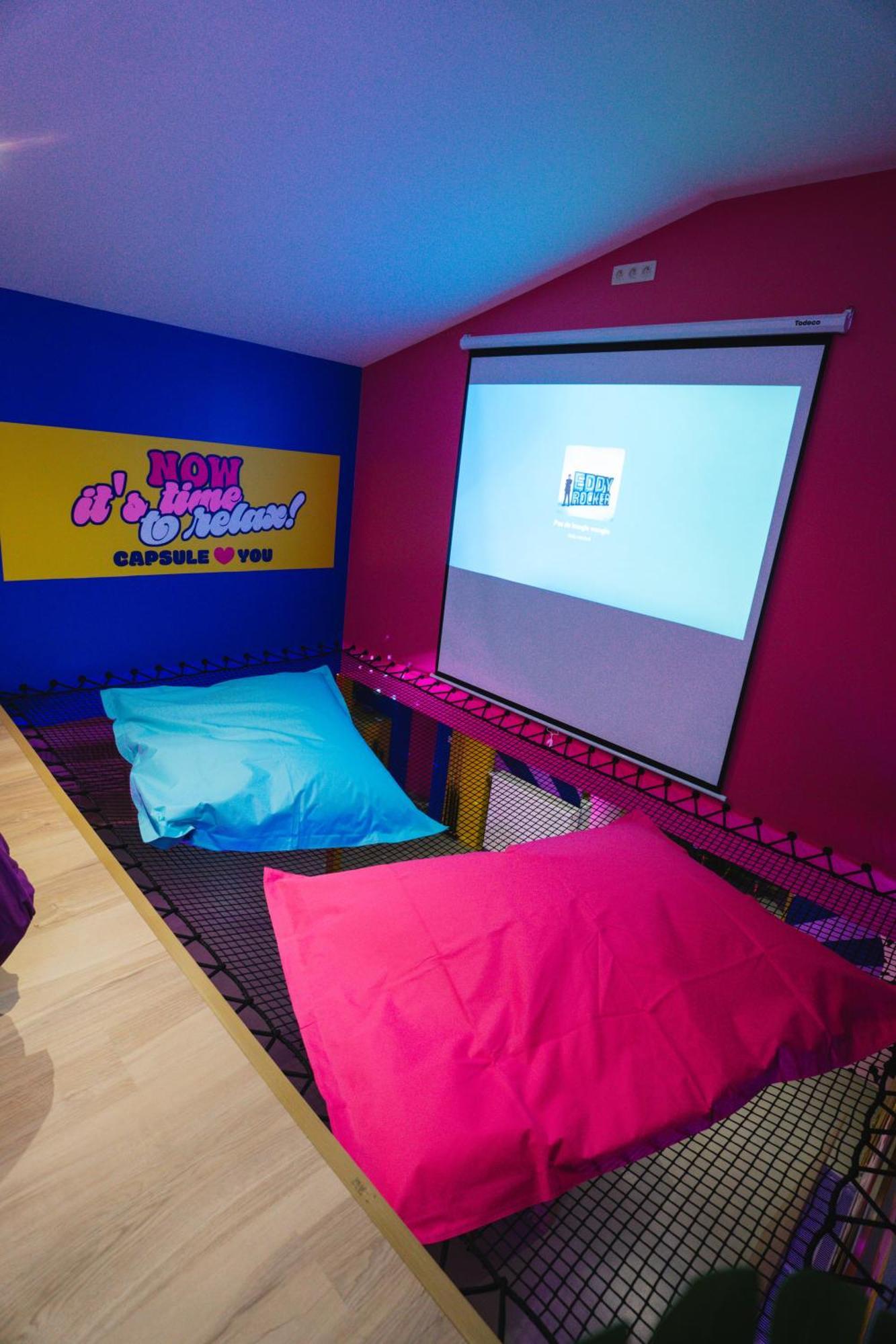 Capsule Boogie-Woogie - Jacuzzi - Sauna - Billard - Jeux - Ecran Geant - Filet Suspendu - Netflix La Louvière Kültér fotó