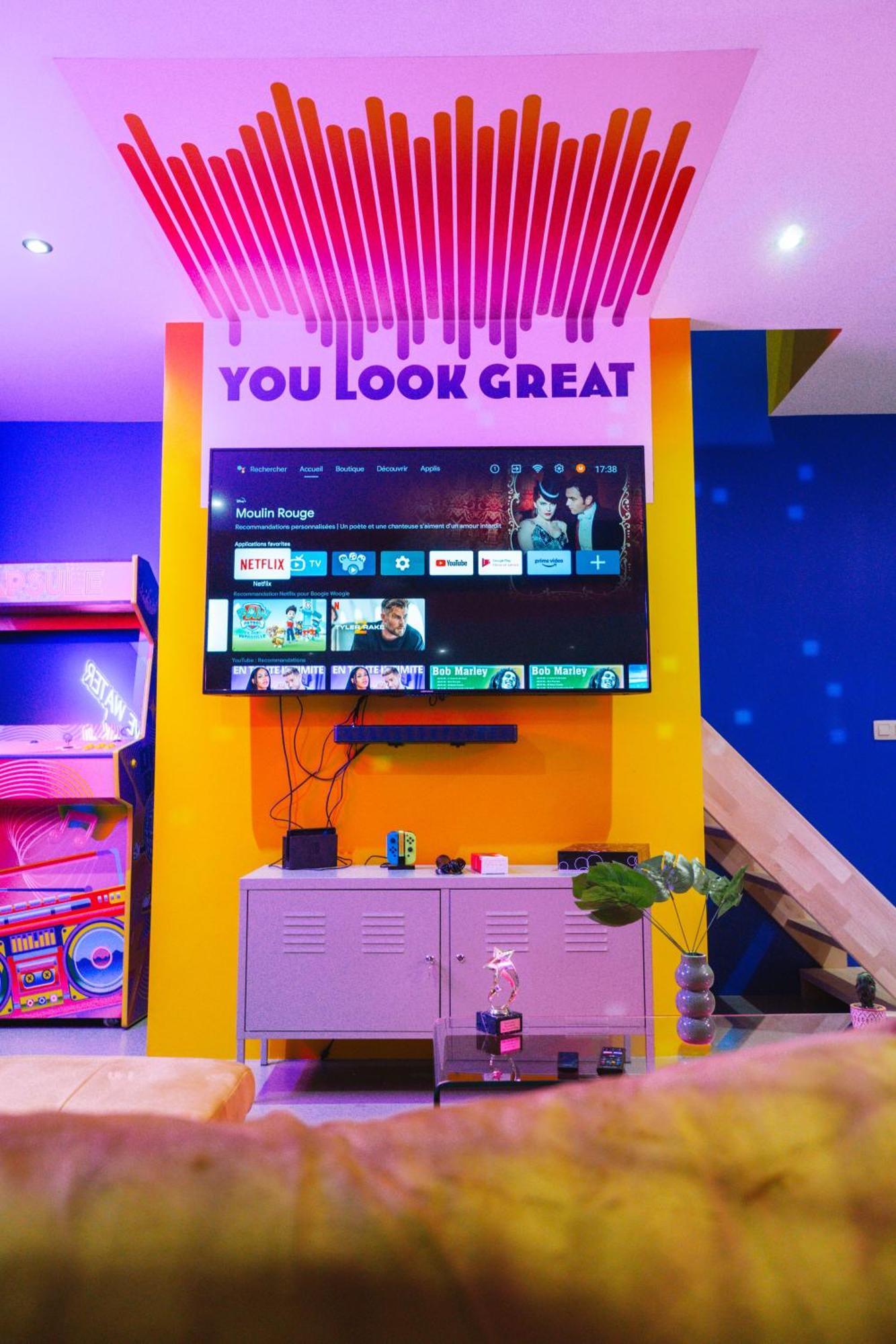 Capsule Boogie-Woogie - Jacuzzi - Sauna - Billard - Jeux - Ecran Geant - Filet Suspendu - Netflix La Louvière Kültér fotó