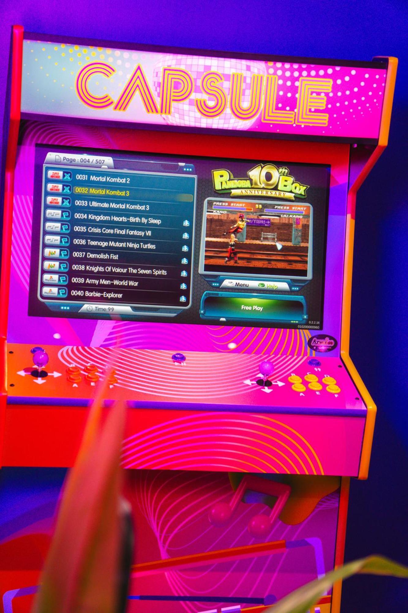 Capsule Boogie-Woogie - Jacuzzi - Sauna - Billard - Jeux - Ecran Geant - Filet Suspendu - Netflix La Louvière Kültér fotó